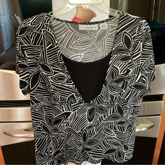 Sag Harbor Tops - Sag Harbor Black and White Patterned Top, Stretch, short sleeves, lg
